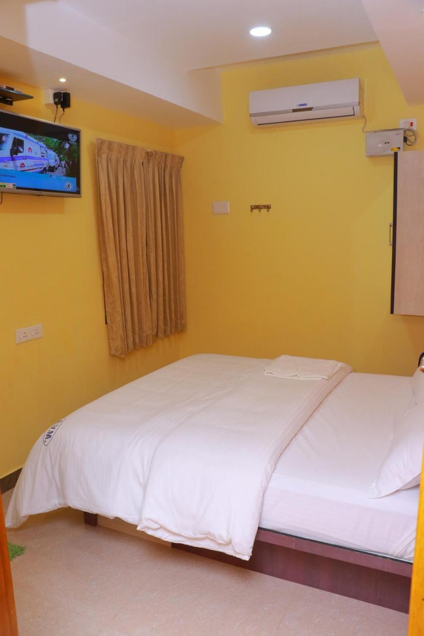 Avm Residency Hotel Paramagudi Exterior photo