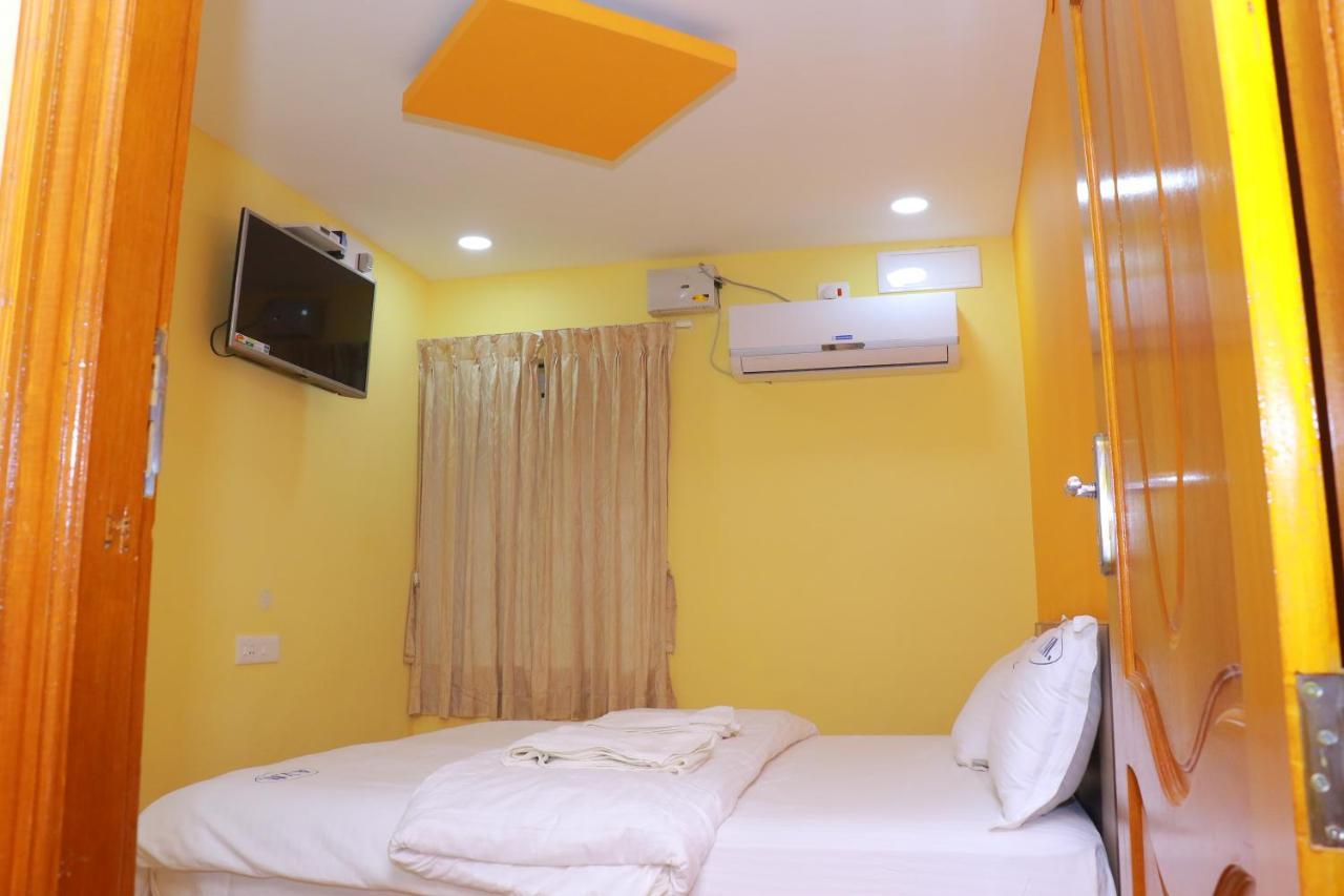 Avm Residency Hotel Paramagudi Exterior photo